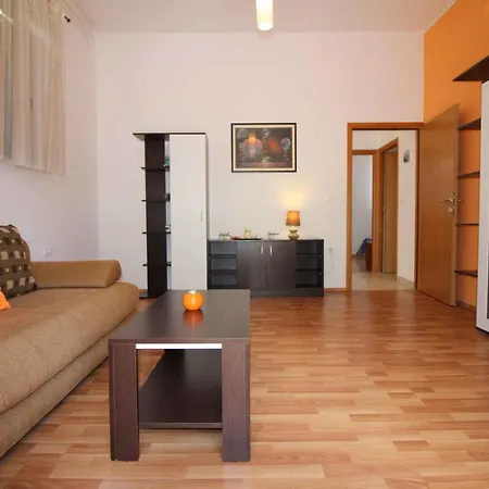 Apartment In Porec/istrien 10068 *