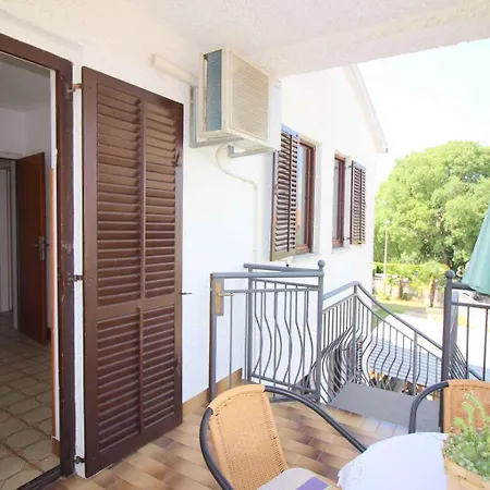 Apartment In Porec/istrien 10068 *